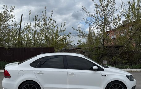 Volkswagen Polo VI (EU Market), 2011 год, 800 000 рублей, 2 фотография