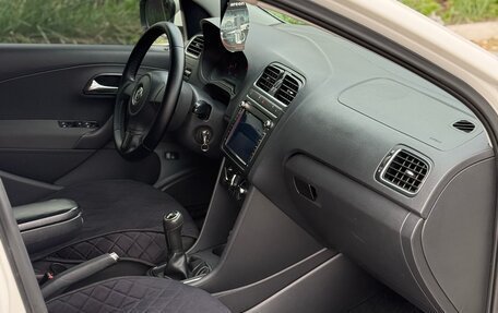 Volkswagen Polo VI (EU Market), 2011 год, 800 000 рублей, 10 фотография