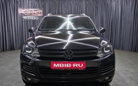Volkswagen Touareg III, 2011 год, 1 698 000 рублей, 2 фотография