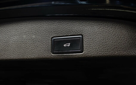 Volkswagen Touareg III, 2011 год, 1 698 000 рублей, 21 фотография