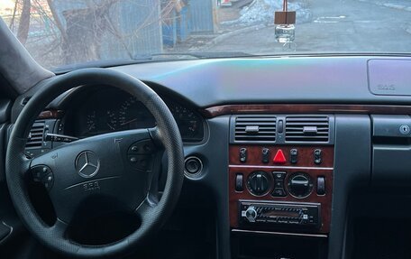 Mercedes-Benz E-Класс, 2000 год, 700 000 рублей, 14 фотография