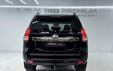 Toyota Land Cruiser Prado 150 рестайлинг 2, 2014 год, 3 800 000 рублей, 33 фотография