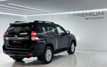 Toyota Land Cruiser Prado 150 рестайлинг 2, 2014 год, 3 800 000 рублей, 34 фотография