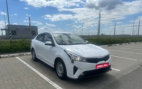 KIA Rio IV, 2022 год, 1 550 000 рублей, 1 фотография