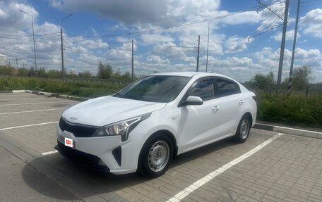KIA Rio IV, 2022 год, 1 550 000 рублей, 3 фотография