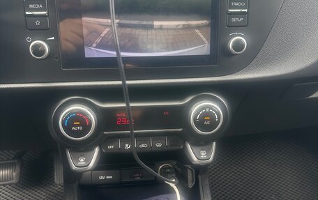 KIA Rio IV, 2022 год, 1 550 000 рублей, 8 фотография