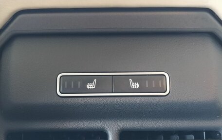 Land Rover Range Rover Evoque I, 2017 год, 2 700 000 рублей, 25 фотография