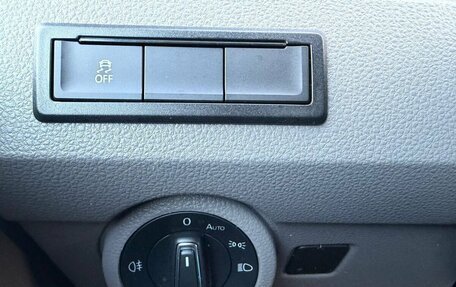 Volkswagen Caravelle T6 рестайлинг, 2020 год, 3 730 000 рублей, 19 фотография