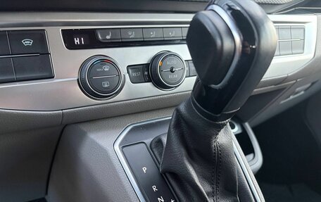 Volkswagen Caravelle T6 рестайлинг, 2020 год, 3 730 000 рублей, 20 фотография