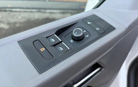 Volkswagen Caravelle T6 рестайлинг, 2020 год, 3 730 000 рублей, 18 фотография