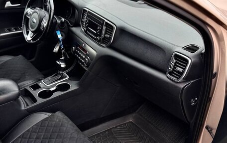 KIA Sportage IV рестайлинг, 2018 год, 2 030 000 рублей, 10 фотография