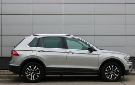 Volkswagen Tiguan II, 2019 год, 2 895 000 рублей, 4 фотография