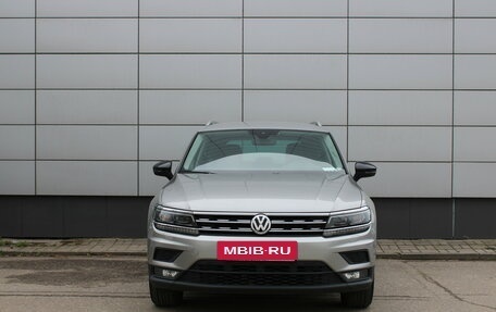 Volkswagen Tiguan II, 2019 год, 2 895 000 рублей, 2 фотография