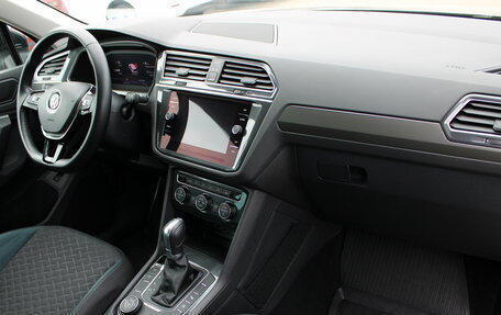 Volkswagen Tiguan II, 2019 год, 2 895 000 рублей, 11 фотография