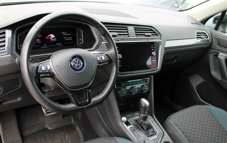 Volkswagen Tiguan II, 2019 год, 2 895 000 рублей, 10 фотография