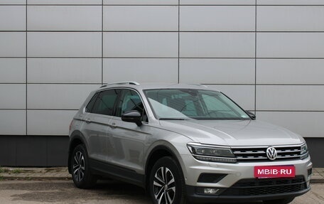 Volkswagen Tiguan II, 2019 год, 2 895 000 рублей, 3 фотография