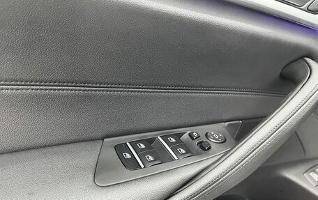 BMW 5 серия, 2019 год, 3 560 000 рублей, 12 фотография