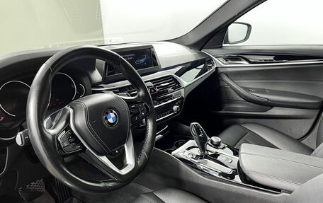 BMW 5 серия, 2019 год, 3 560 000 рублей, 11 фотография