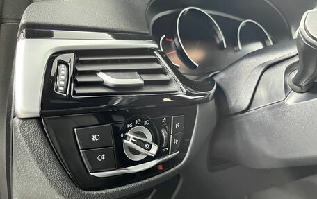 BMW 5 серия, 2019 год, 3 560 000 рублей, 14 фотография