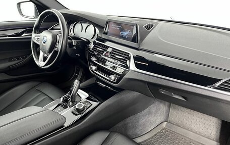 BMW 5 серия, 2019 год, 3 560 000 рублей, 16 фотография