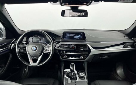 BMW 5 серия, 2019 год, 3 560 000 рублей, 18 фотография