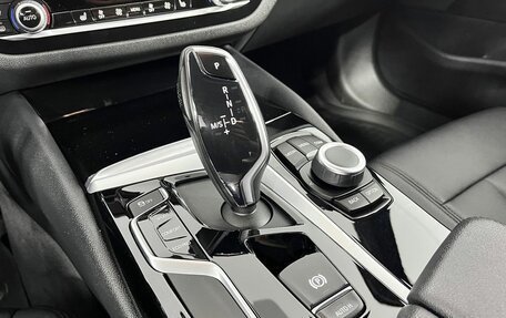 BMW 5 серия, 2019 год, 3 560 000 рублей, 19 фотография