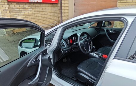 Opel Astra J, 2013 год, 780 000 рублей, 2 фотография