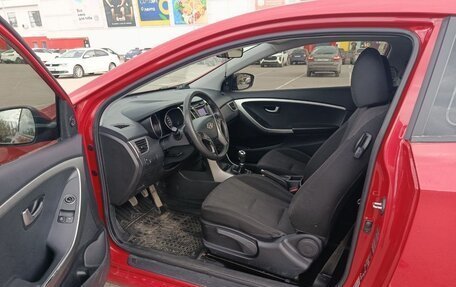 Hyundai i30 II рестайлинг, 2013 год, 999 999 рублей, 12 фотография