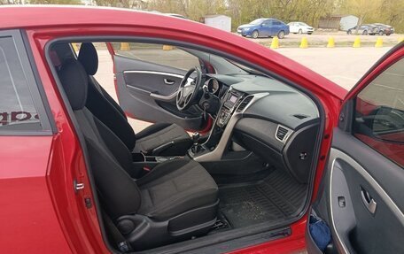 Hyundai i30 II рестайлинг, 2013 год, 999 999 рублей, 14 фотография