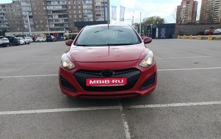 Hyundai i30 II рестайлинг, 2013 год, 999 999 рублей, 4 фотография