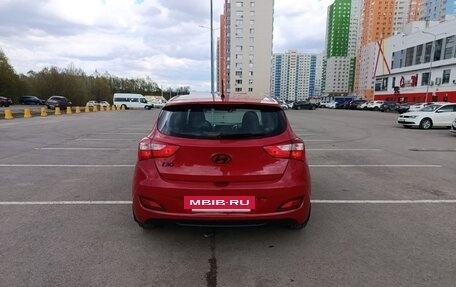 Hyundai i30 II рестайлинг, 2013 год, 999 999 рублей, 8 фотография