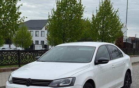 Volkswagen Jetta VI, 2014 год, 1 120 000 рублей, 2 фотография