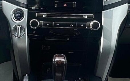 Toyota Land Cruiser 200, 2015 год, 4 550 000 рублей, 6 фотография