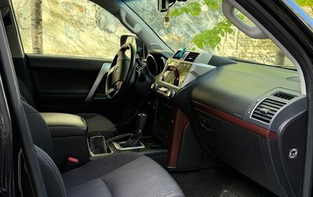 Toyota Land Cruiser Prado 150 рестайлинг 2, 2017 год, 5 500 000 рублей, 8 фотография