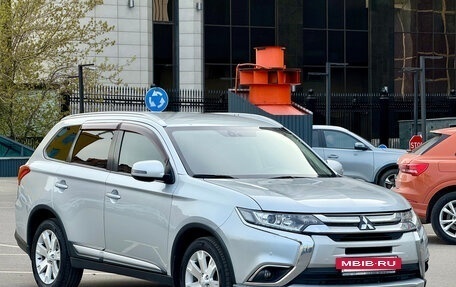 Mitsubishi Outlander III рестайлинг 3, 2016 год, 1 590 000 рублей, 3 фотография