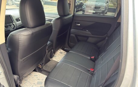 Mitsubishi Outlander III рестайлинг 3, 2016 год, 1 590 000 рублей, 13 фотография