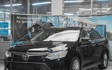 Toyota Camry, 2017 год, 1 989 000 рублей, 1 фотография