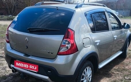Renault Sandero I, 2013 год, 760 000 рублей, 2 фотография