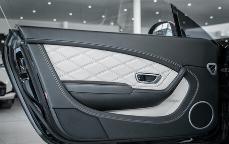 Bentley Continental GT II рестайлинг, 2015 год, 6 990 000 рублей, 23 фотография