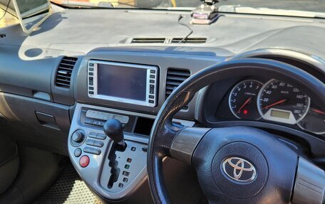 Toyota Wish II, 2004 год, 780 000 рублей, 12 фотография