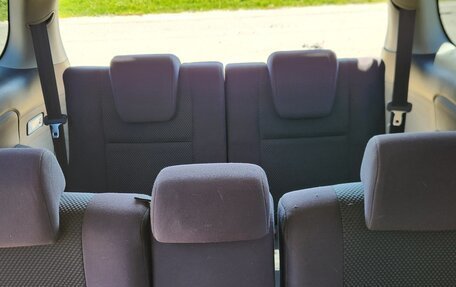 Toyota Wish II, 2004 год, 780 000 рублей, 18 фотография