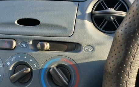 Toyota Vitz, 1999 год, 250 000 рублей, 2 фотография