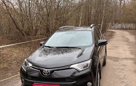 Toyota RAV4, 2016 год, 2 000 000 рублей, 2 фотография