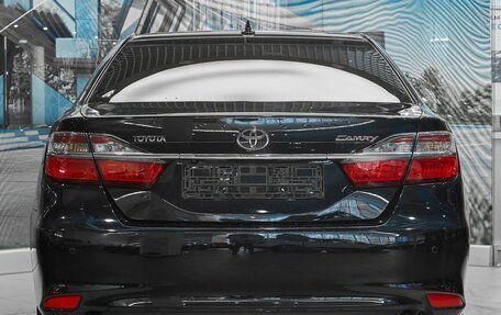Toyota Camry, 2017 год, 1 989 000 рублей, 5 фотография
