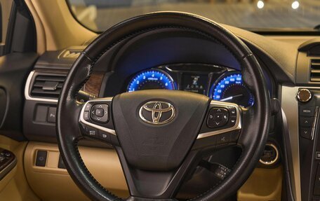 Toyota Camry, 2017 год, 1 989 000 рублей, 10 фотография