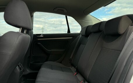 Volkswagen Jetta VI, 2010 год, 799 000 рублей, 16 фотография