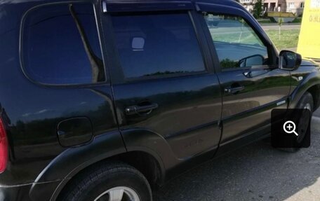 Chevrolet Niva I рестайлинг, 2011 год, 700 000 рублей, 3 фотография