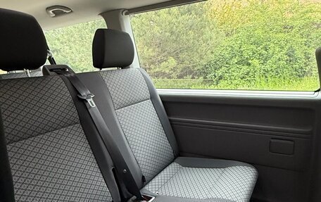 Volkswagen Caravelle T6 рестайлинг, 2021 год, 3 990 000 рублей, 6 фотография