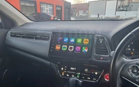 Honda Vezel, 2018 год, 1 850 000 рублей, 10 фотография