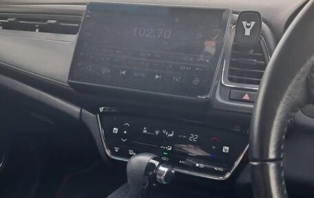 Honda Vezel, 2018 год, 1 850 000 рублей, 7 фотография